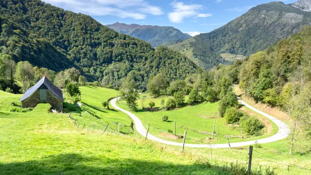 Découverte en voiture du Val d'Azun, par le Col de Spandelles ©Pierre Meyer AE Média