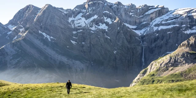Randonnée sur les crêtes de Pahule, avec vue sur le Cirque de Gavarnie ©Anthony Bonal