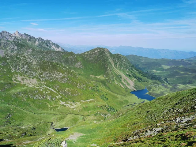 Randonner dans la vallée d'Isaby près d'Argelès-Gazost ©Baptiste Larribère
