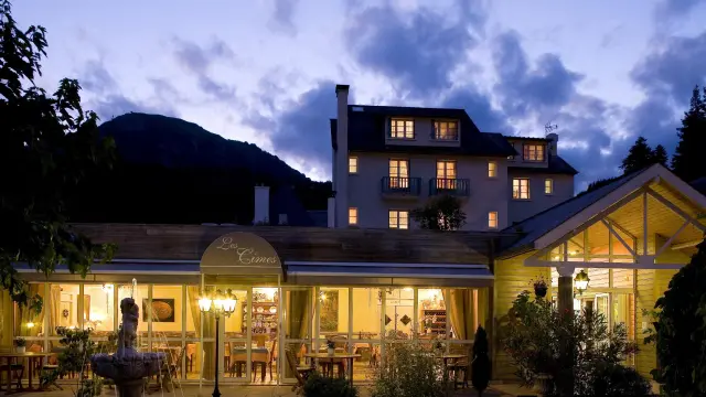 Hotel Argeles Gazost - Extérieur nocture
