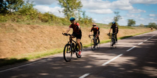 Cyclistes qui font du vélo dans le Département de la Haute-Saône - SlowUp 2022