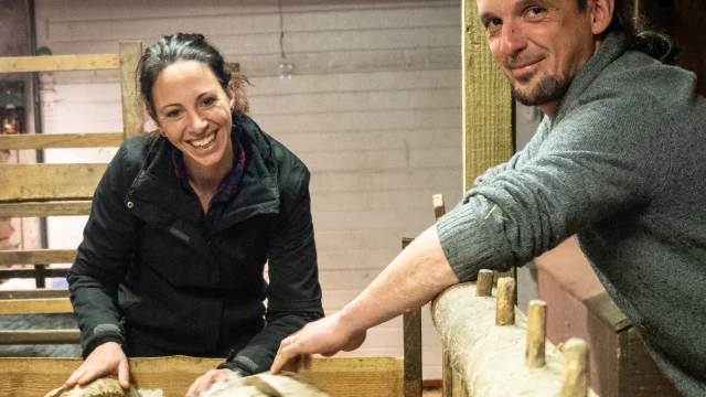 Perrine et Pierrot propriétaires de chèvres angora dont la laine sert à faire du mohair - Les Petits Sentiers Ân'imés - Plateau des 1000 étangs - Vosges du Sud