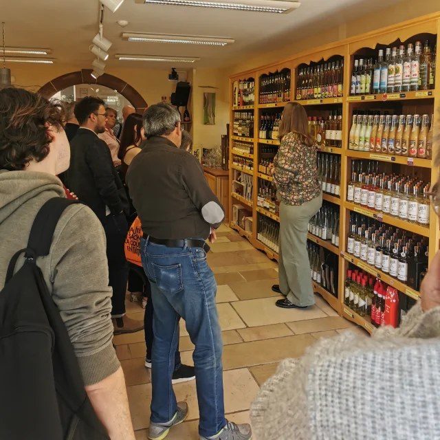 Après-midi visite guidée de la Distillerie Paul Devoille à Fougerolles, lors de l'une journée Accueil Vélo organisée par Destination 70 en Haute-Saône