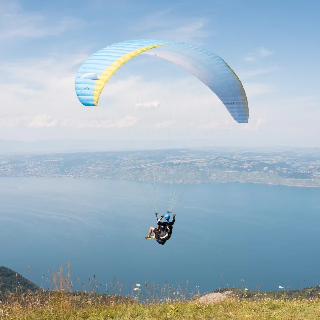 Parapente à Thollon les Memises