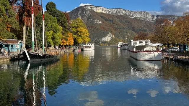 Lac d'Annecy en automne