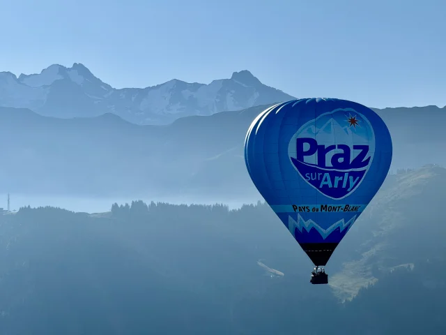 Hot-air ballooning in Praz-sur-Arly