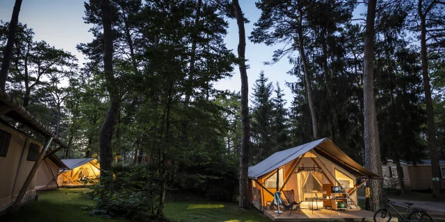 Camping Huttopia - La Pinède