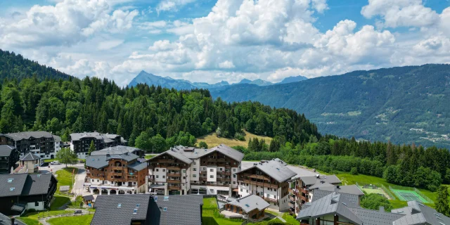 Les Carroz in de zomer