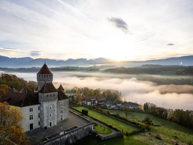Château De Montrottier
