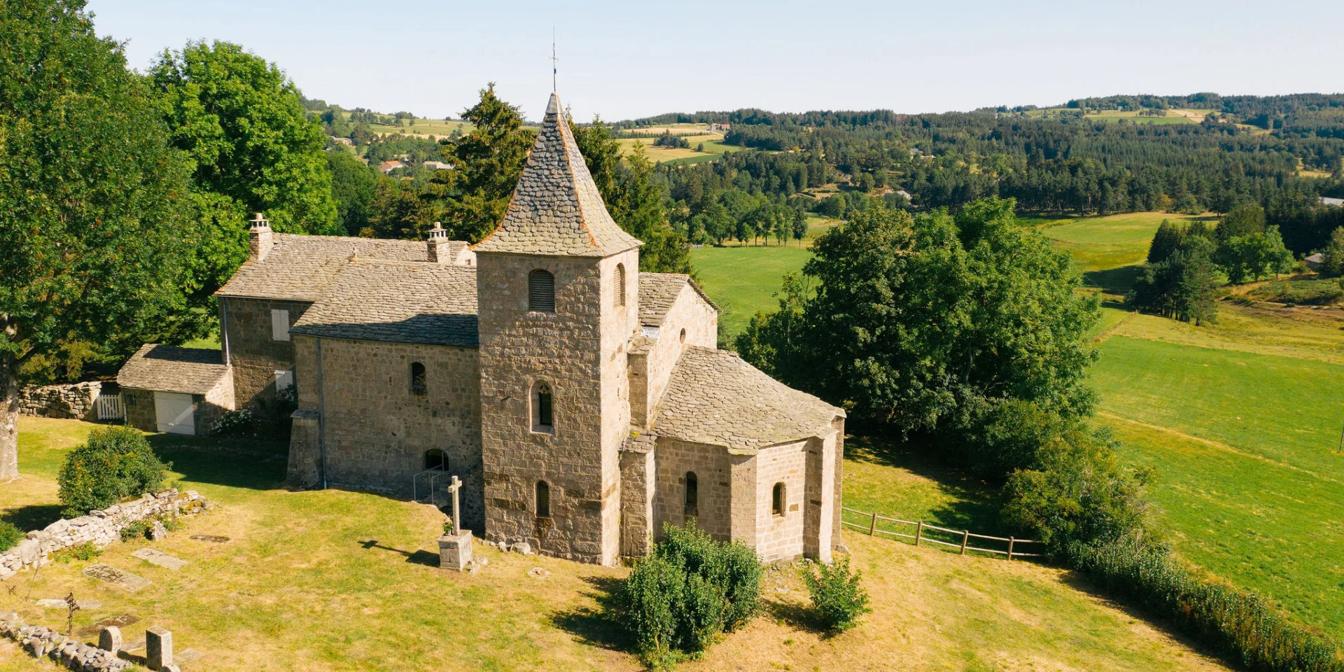 Eglise Saint-Voy vue de drôn