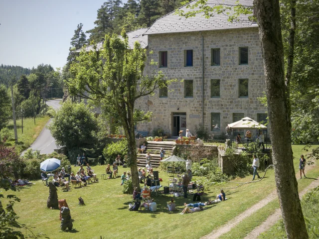 Les Roches