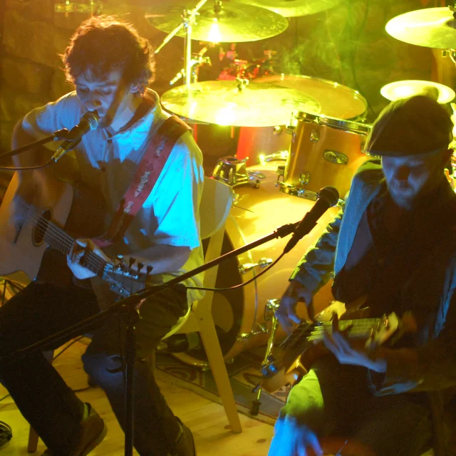 Concert at l'Ours Maçon