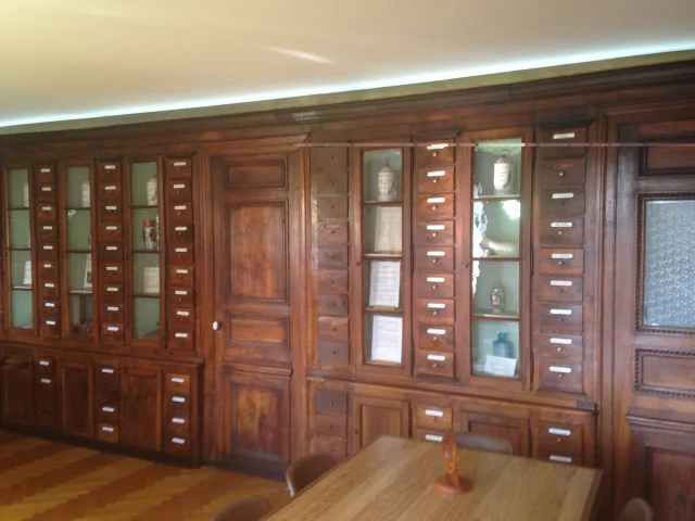L'intérieur du Musée de la Pharmacie