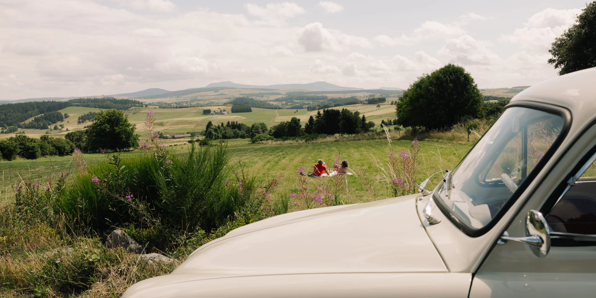 Balade En Voiture Ancienne Vue Sur Le Mezenc