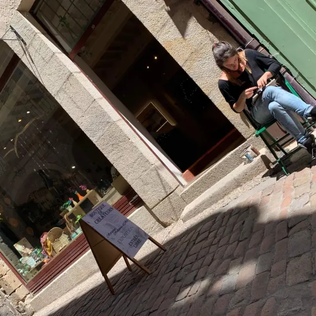 Rue Des Arts, Manon Dumas