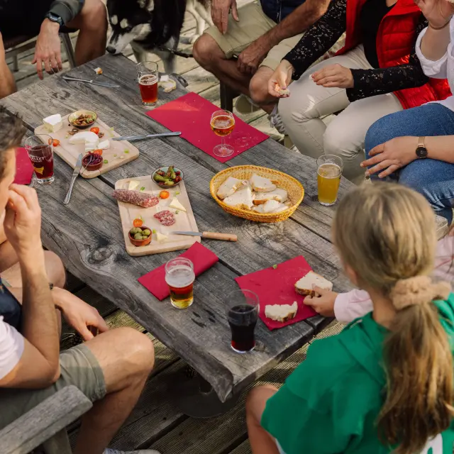 Restaurant en famille à Tence à l'Ours Maçon