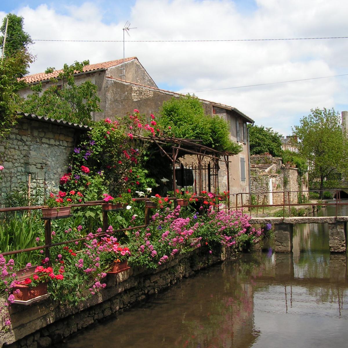 Musée de la TSF Office de Tourisme Haut Val de Sèvre — free download