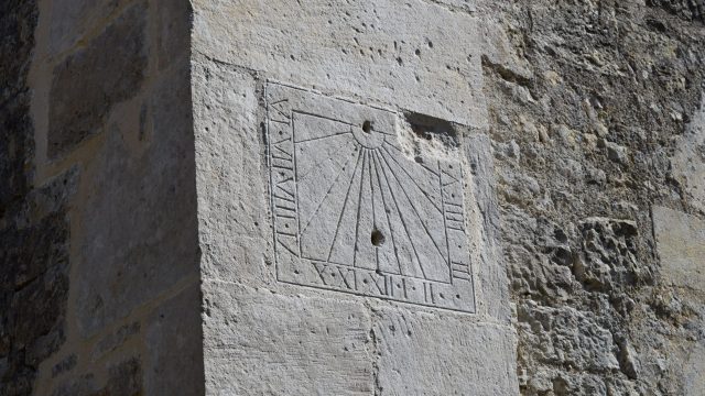 Cadran solaire Eglise Azay-le-Brûlé