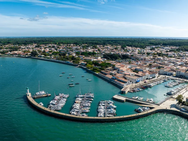 Vue aérienne du port de La Flotte.