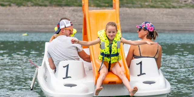 Giornata in famiglia in pedalò - Slittino