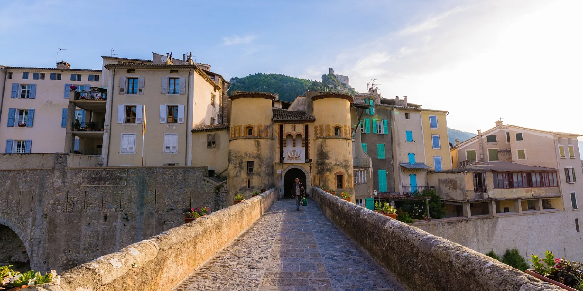 Ingresso al villaggio di Entrevaux e al suo ponte levatoio