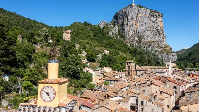 Castellane, villaggio e città di carattere