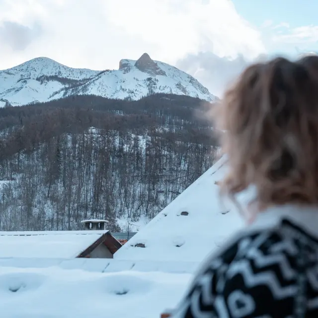 Vue sur les montagnes enneigées du Val d'Allos