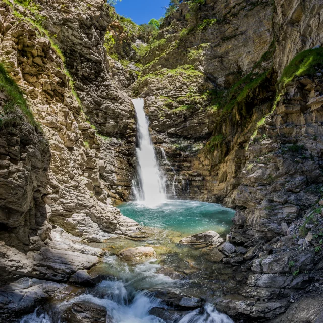 Cascade de la Lance, Vasques de Lignin, 04, Alpes-de-Haute-Provence, Paca, France // France, Paca, Alpes-de-Haute-Provence, 04, Basins of Lignin, Lance cascade