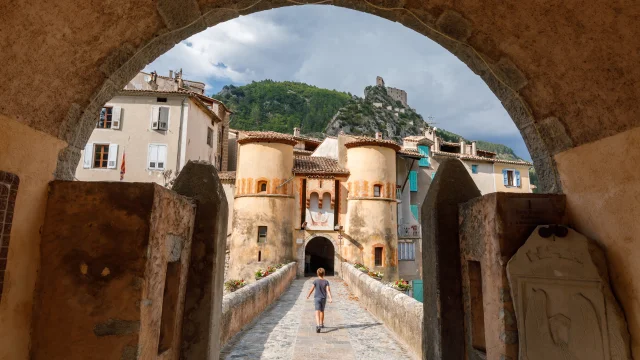 Porte Royale Et Pont Entrevaux ┬®loic Lagarde 1