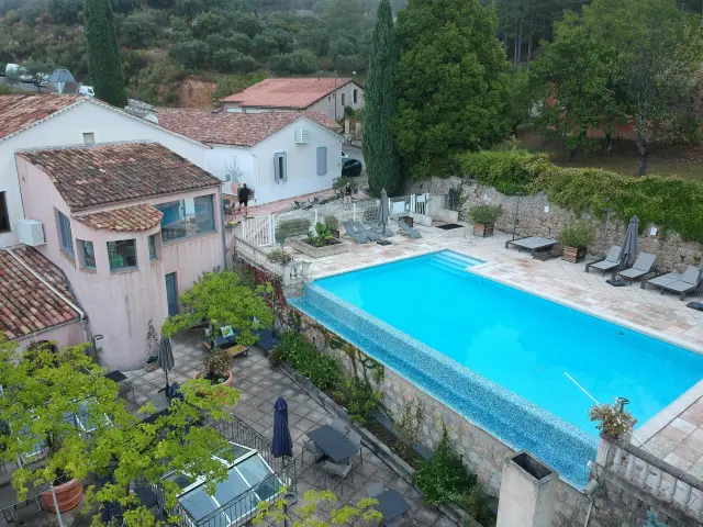 Logis Hotel La Bonne Auberge Piscine Moustiers Ste Marie 043765
