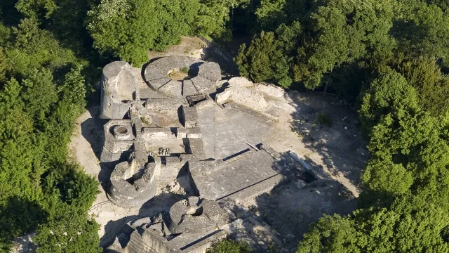 Saint-Amand-Montrond Forteresse