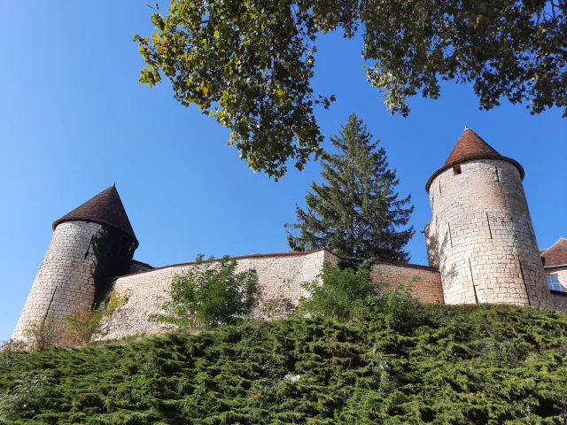 Ville de Dun-sur-Auron, Remparts｜Rémy Burle