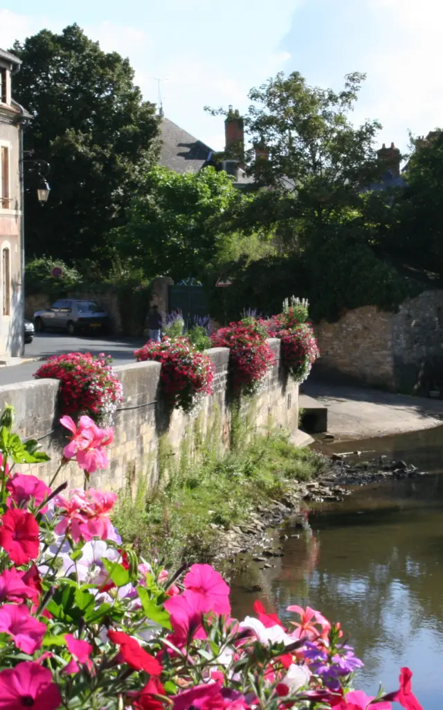 Ville de Saint-Amand-Montrond, Pont Pasquet｜Office de Tourisme Cœur de France