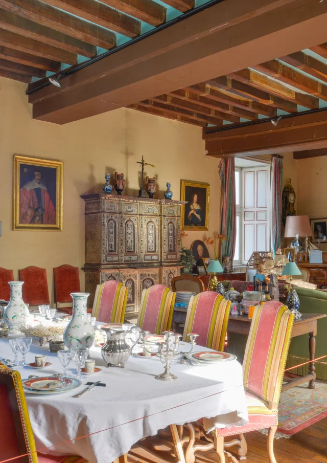 Chateau De La Chapelle Dangillon｜route Jacques Coeur 13