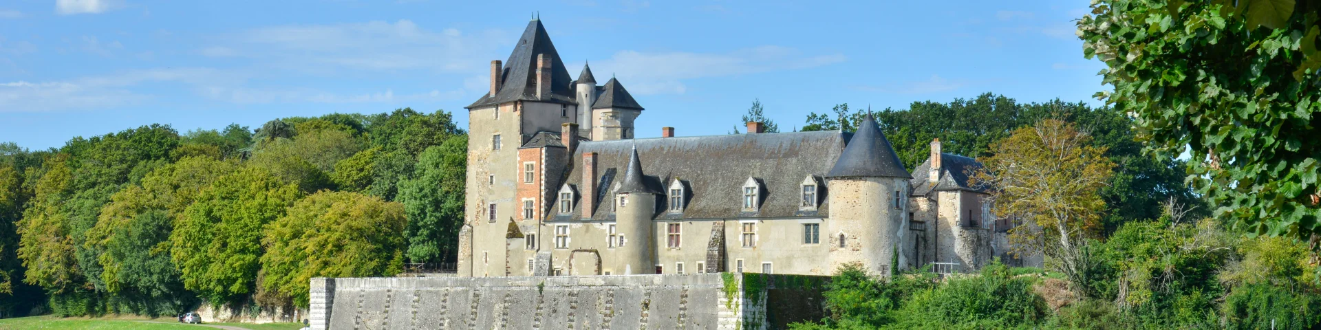 Château de La Chapelle d'Angillon｜Route Jacques Cœur