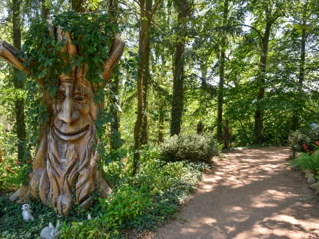 Château de Peufeilhoux｜Route Jacques Cœur