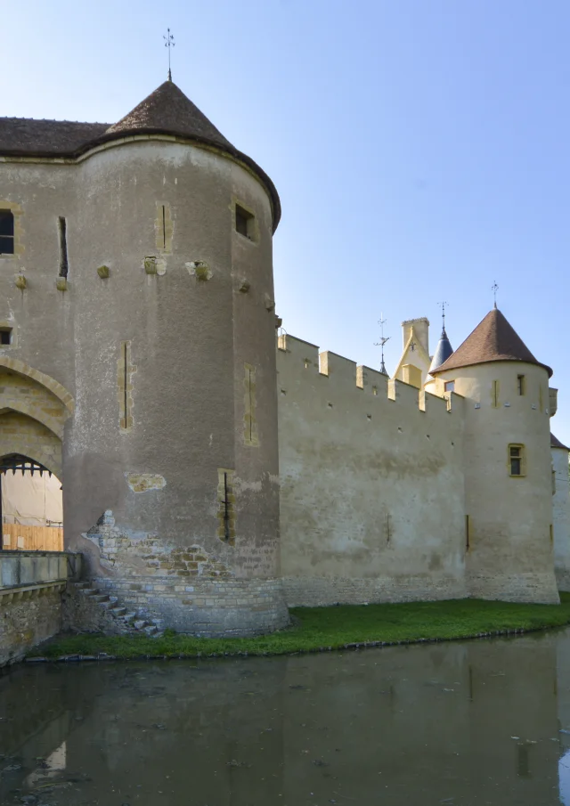 Château d'Ainay-le-Vieil｜Route Jacques Cœur