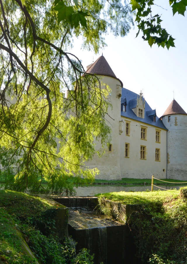 Château d'Ainay-le-Vieil｜Route Jacques Cœur