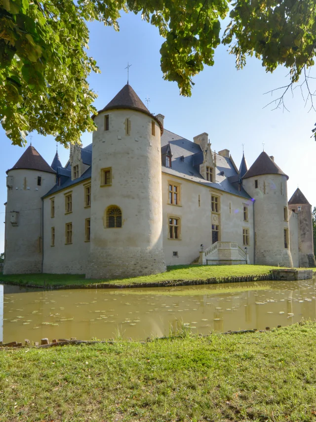 Château d'Ainay-le-Vieil｜Route Jacques Cœur