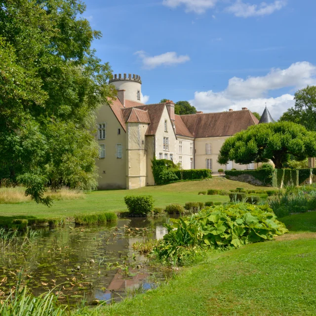 Parc et château de Pesselières｜Route Jacques Cœur