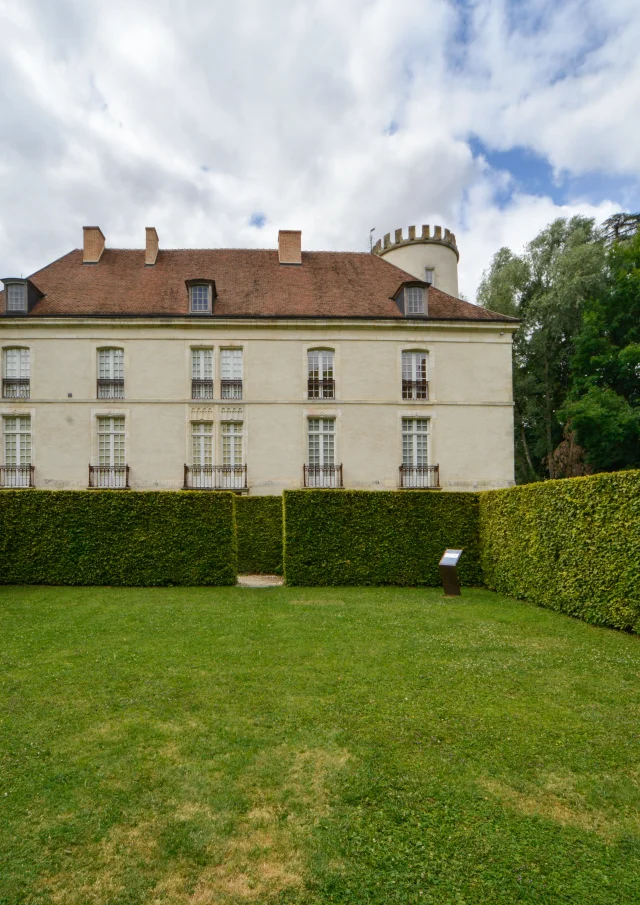 Parc et château de Pesselières｜Route Jacques Cœur