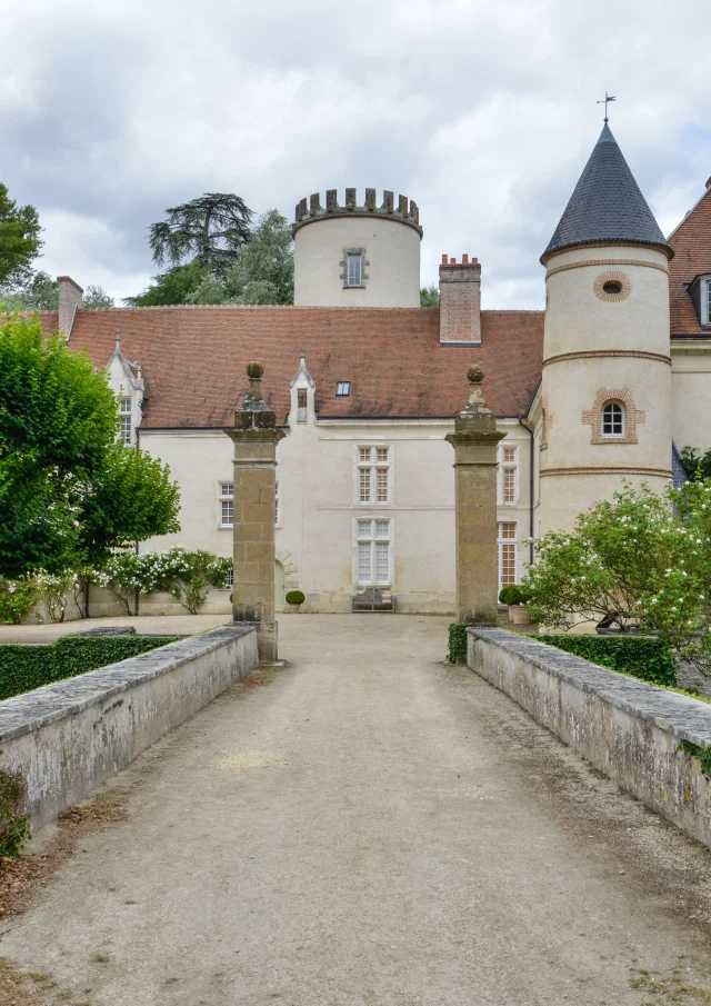 Parc et château de Pesselières｜Route Jacques Cœur