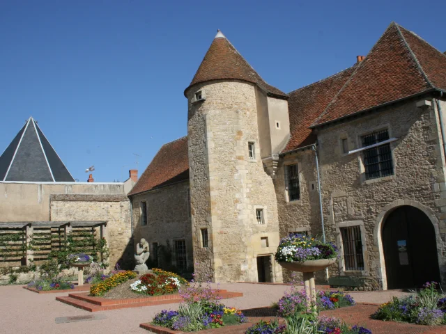 Ville de Saint-Amand-Montrond, Musée Saint-Vic｜Office de Tourisme Cœur de France