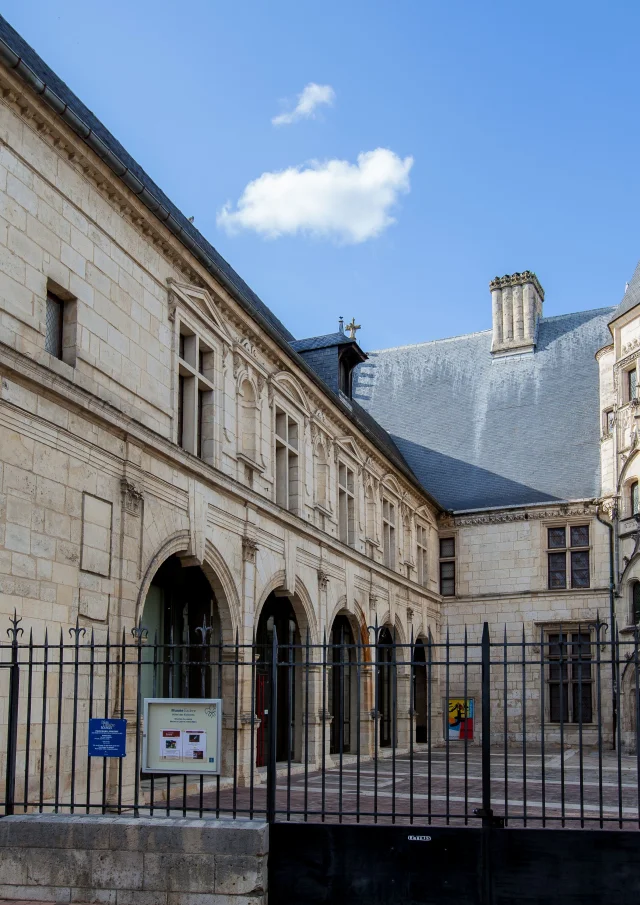 Bourges, Musée Esteve｜Clémentine Labrosse