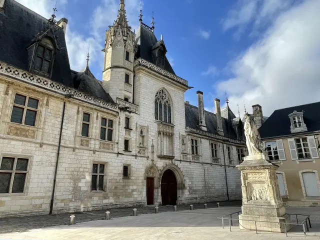 Palais Jacques Cœur｜CMN