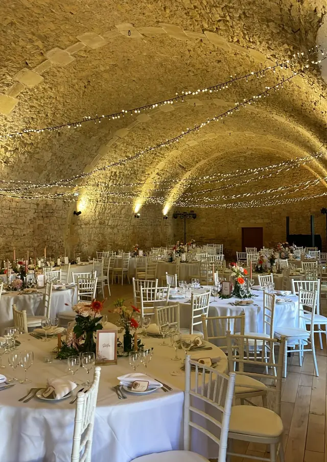 Château d'Ainay-le-Vieil, Salle réception｜Château d'Ainay-le-Vieil