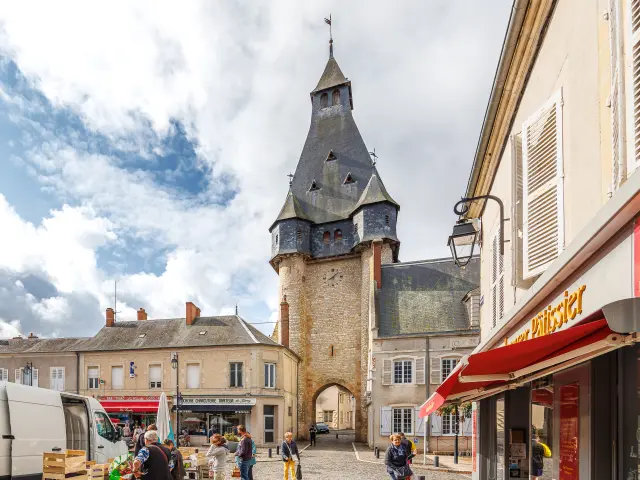 Ville de Dun-sur-Auron, Beffroi｜Destination Sud Berry, Anthony Perrot