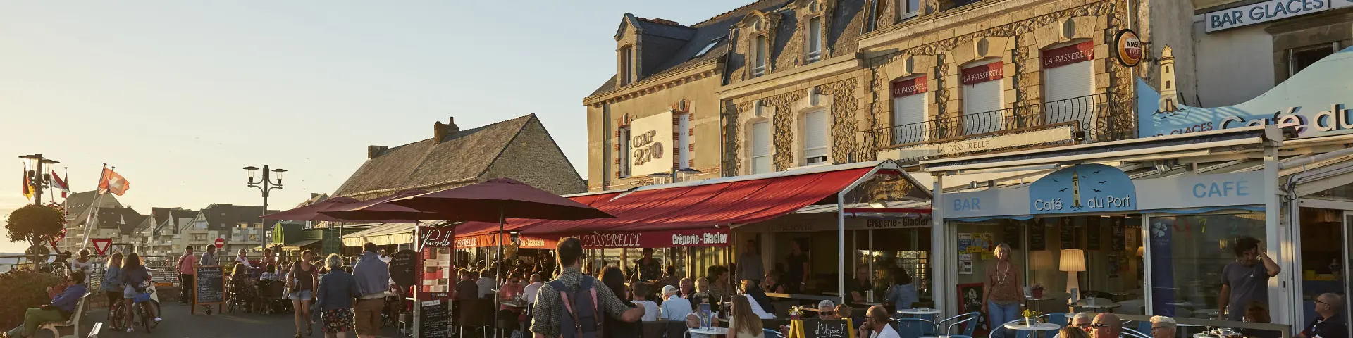 Balade en fin de soirée dans le centre ville de La Turballe