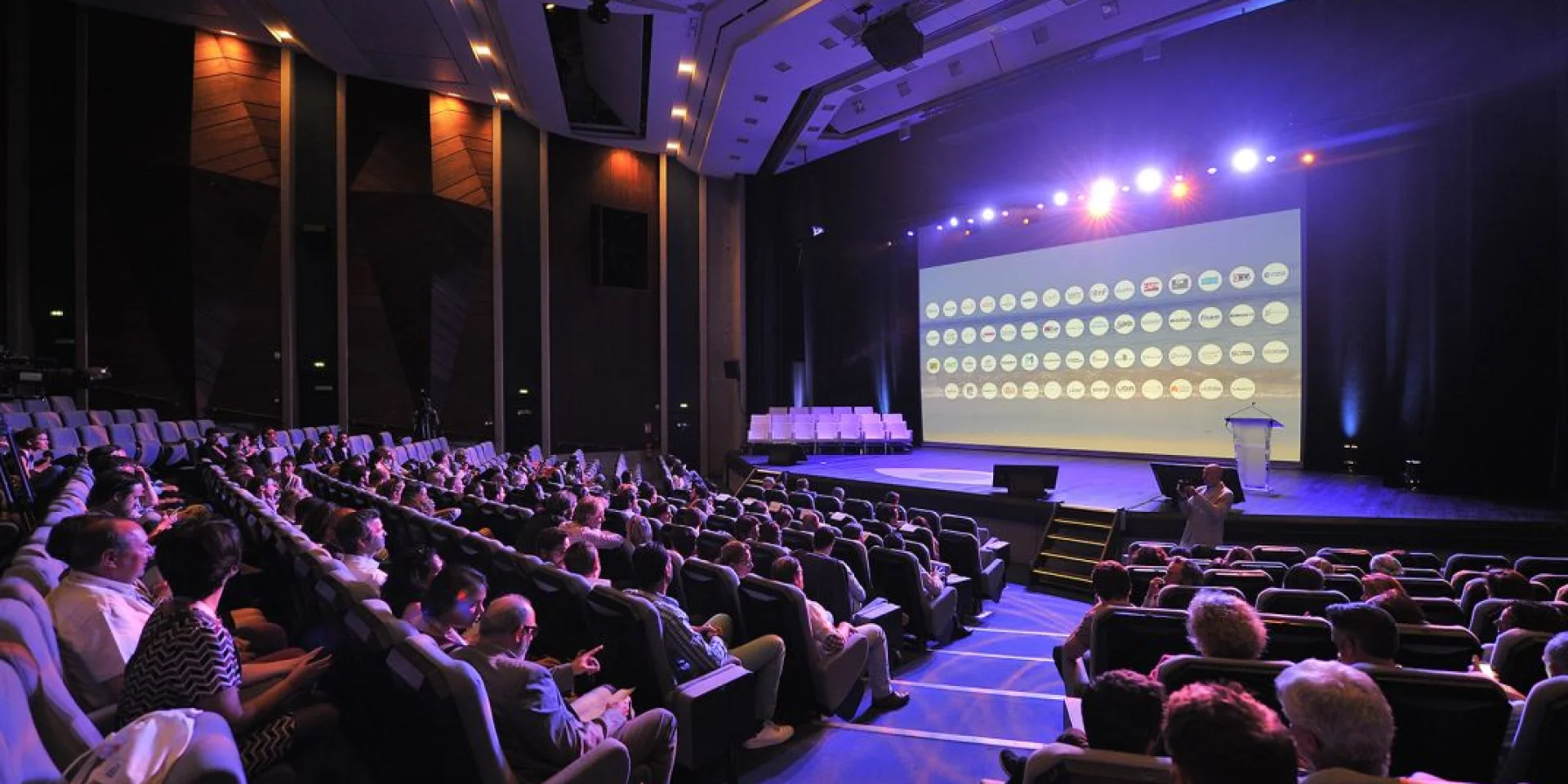 Salle Spectateurs Auditorium D0dd7f3d