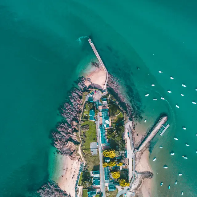 Vue d'un drone de la pointe de Merquel à Mesquer-Quimiac
